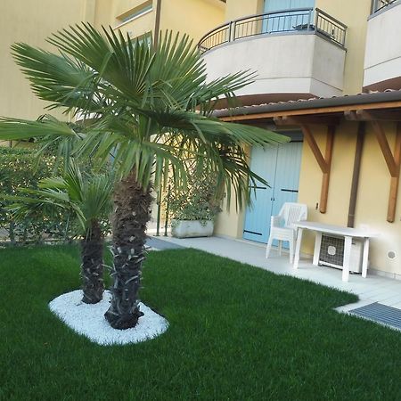 Residence Elisa Piano Terra Con Giardino E Posto Spiaggia Incluso Caorle Phòng bức ảnh