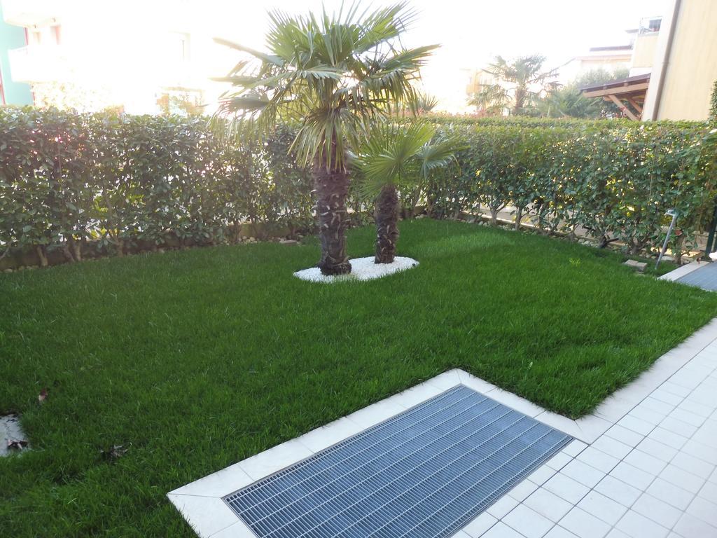 Residence Elisa Piano Terra Con Giardino E Posto Spiaggia Incluso Caorle Phòng bức ảnh