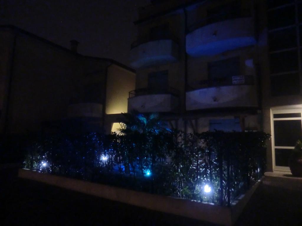Residence Elisa Piano Terra Con Giardino E Posto Spiaggia Incluso Caorle Phòng bức ảnh