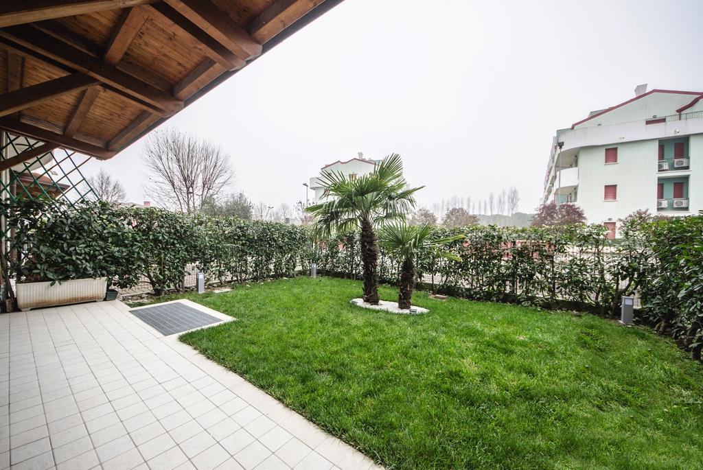 Residence Elisa Piano Terra Con Giardino E Posto Spiaggia Incluso Caorle Phòng bức ảnh